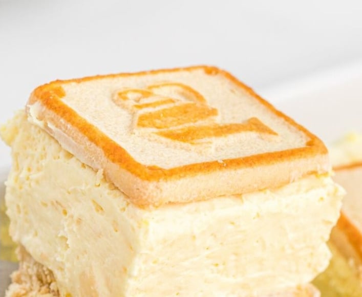 Chessman cheescake sandwich cookie 